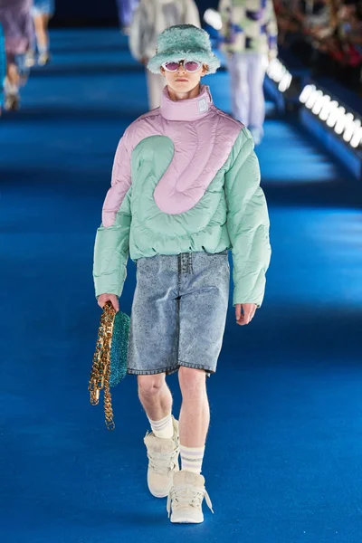 Look 14